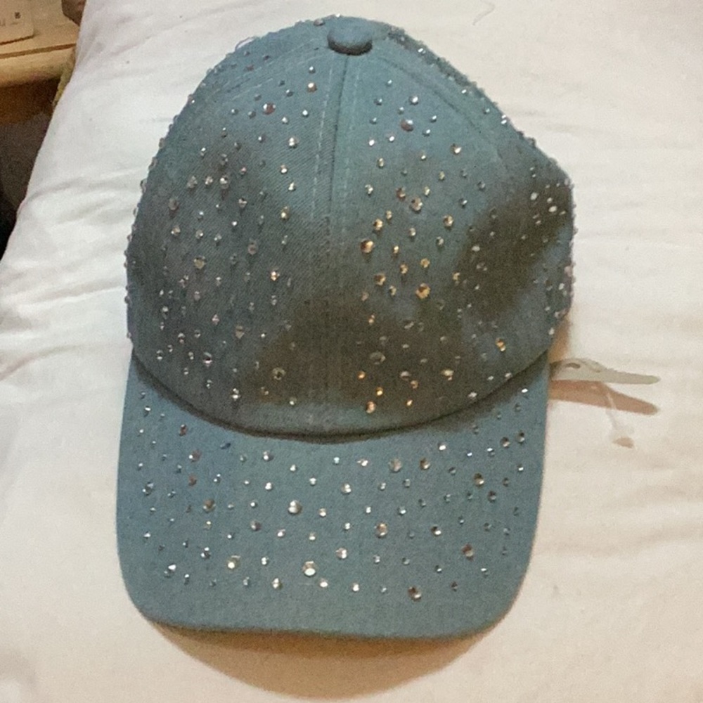 🧢NWT Gorgeous Denim Silver Rhinestone “ Bling”
Baseball Cap Closet Must Have 🧢